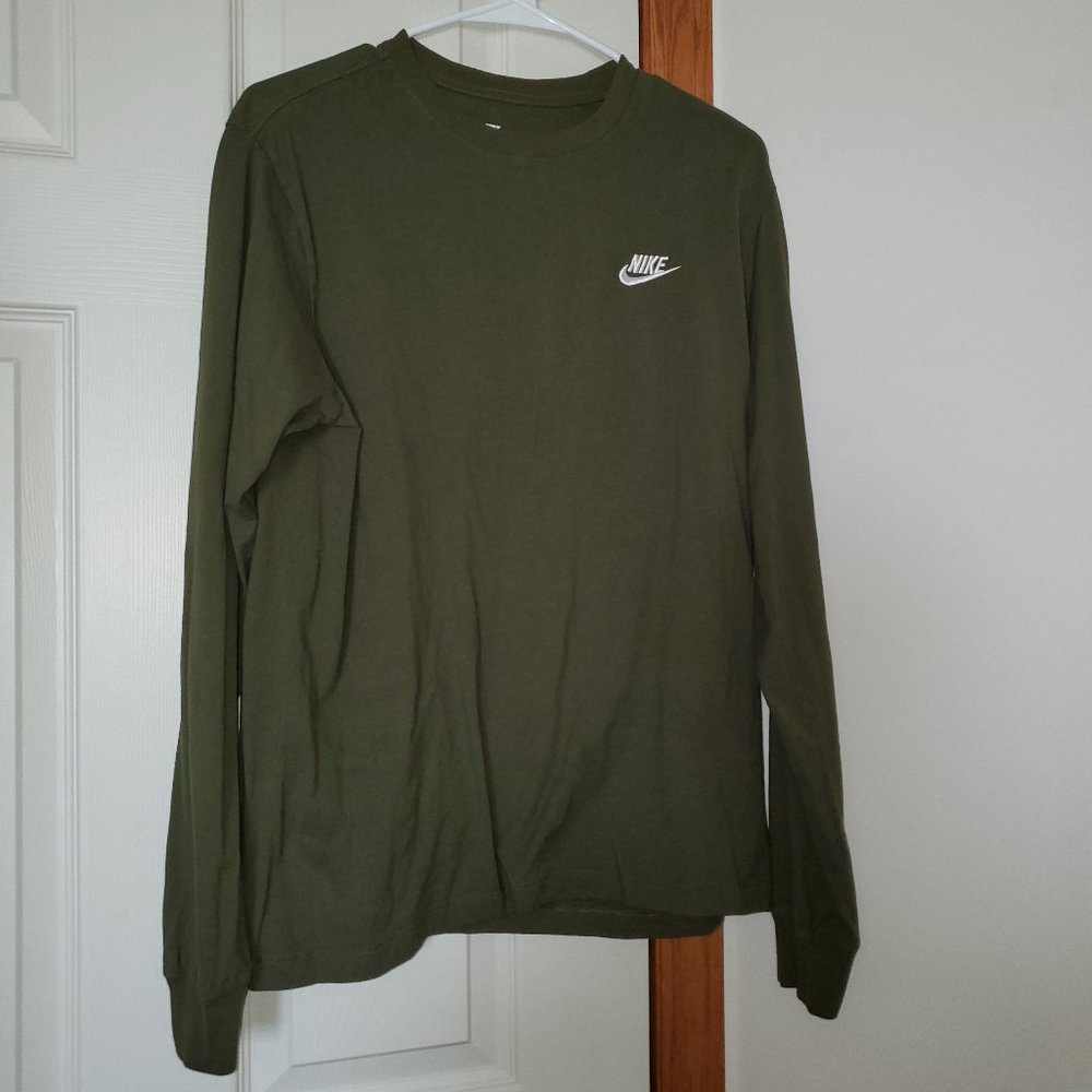 NIKE SPORTSWEAR MEN'S LONG-SLEEVE T-SHIRT ARMY GREEN